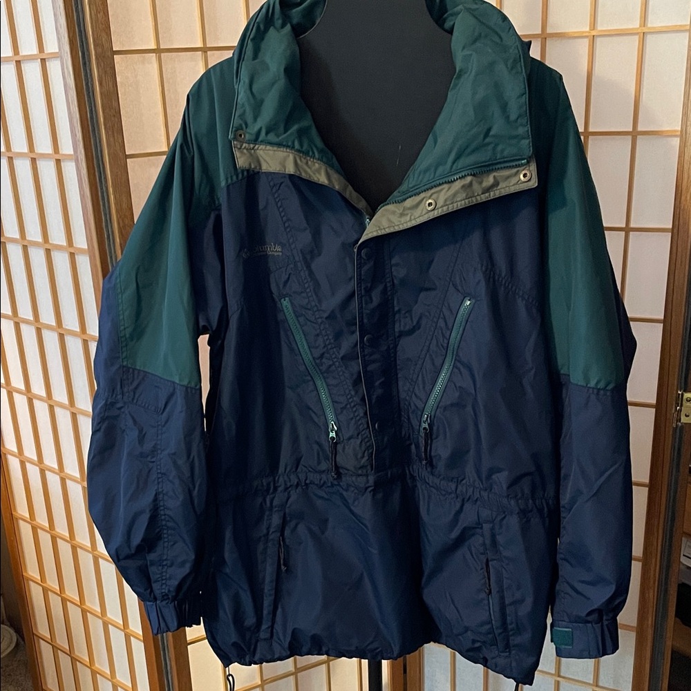 Vintage Men's Columbia Green and Blue Outdoor Pullover Jacket